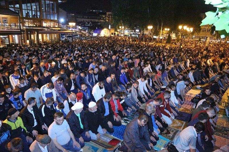 بالصور.. أكثر من 20 ألف مصل يحيون ليلة السابع والعشرين جنوب صريبا