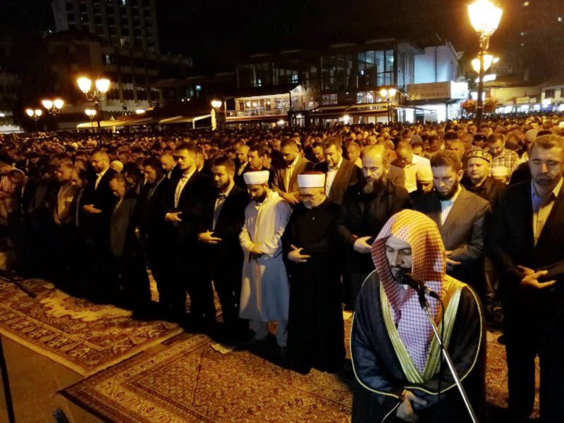 بالصور.. أكثر من 20 ألف مصل يحيون ليلة السابع والعشرين جنوب صريبا
