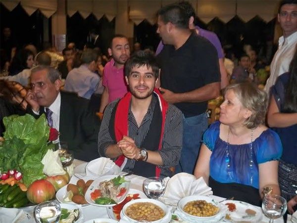 ناصيف زيتون يرثي والده بكلمات مبكية في أول تعليق بعد وفاته.. صور
