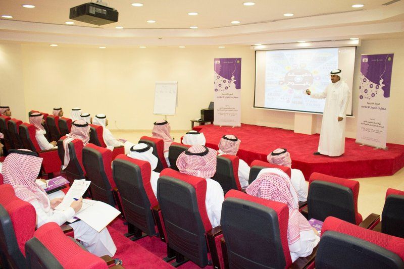 بحضور "الخليج 365".. "تلفزيون الخليج" يقيم دورة في مهارات الحوار الإعلامي