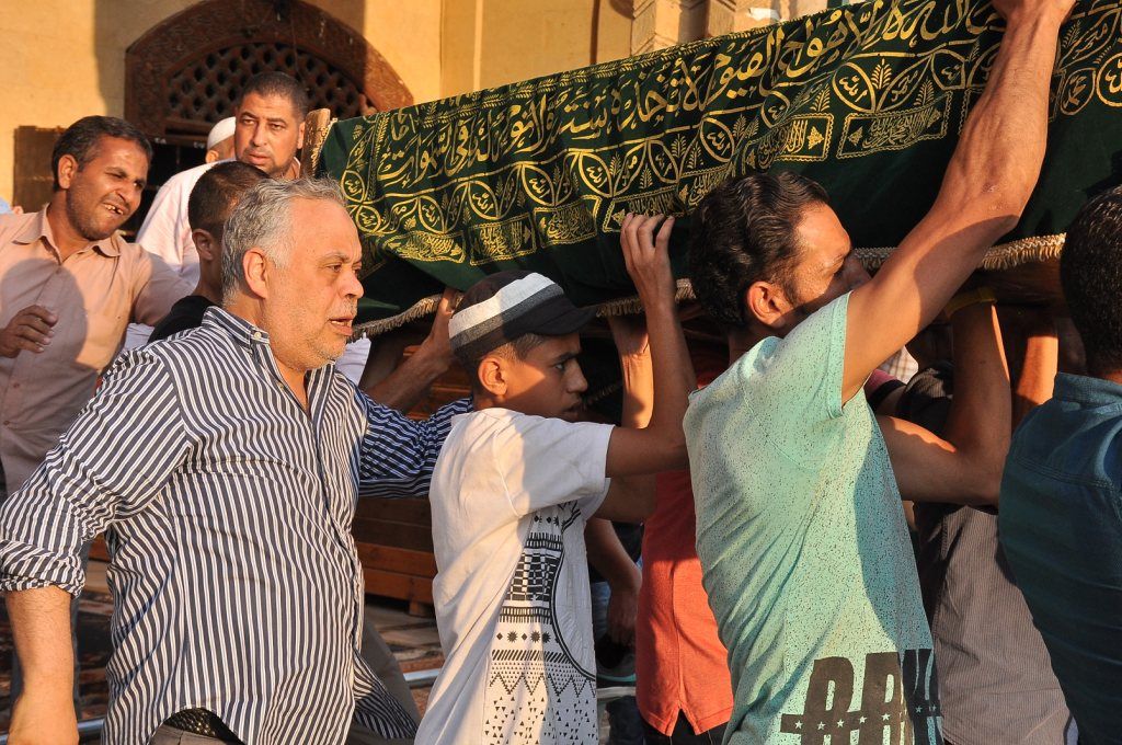 بالصور.. جنازة الفنانة المصرية هياتم بدون نجوم