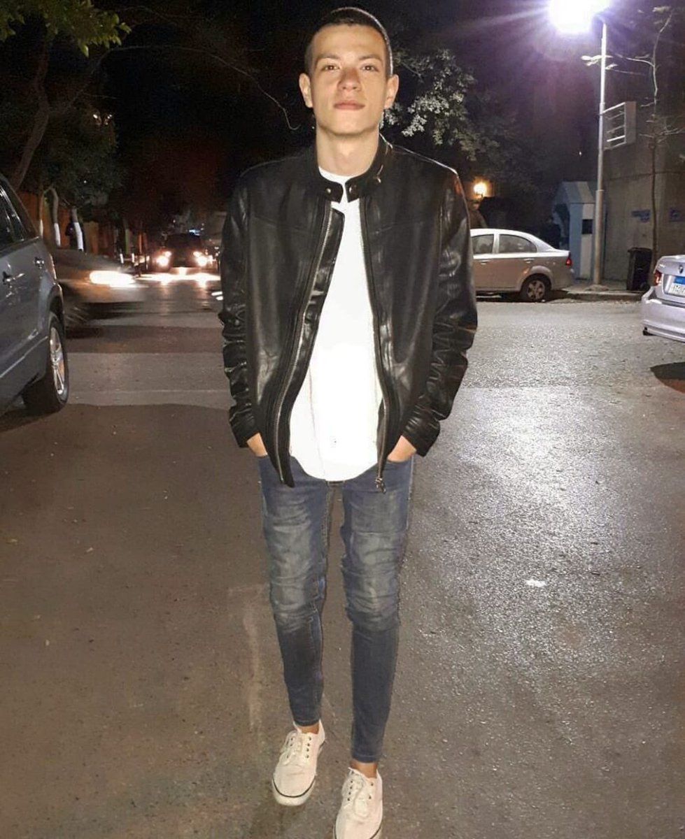 تعليقات ساخرة على صورة رضا إدريس وابنه.. والفنان يعلق مازحا: أنا وحش ولا إيه