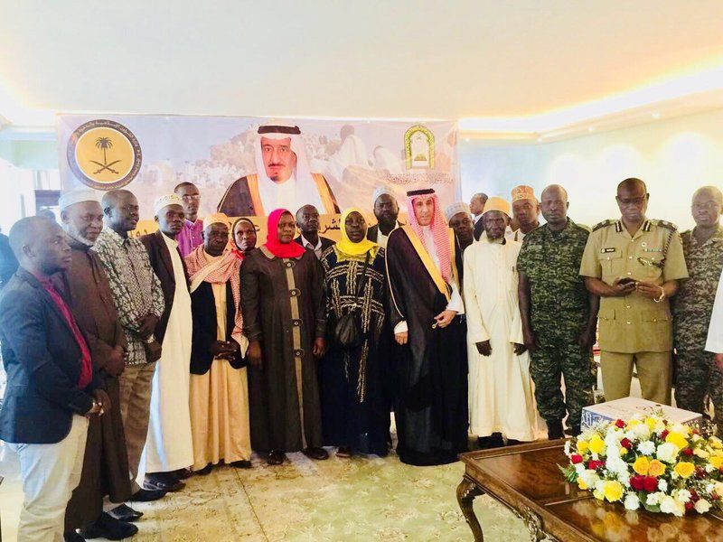 كامبالا.. هكذا ودع "القحطاني" ضيوف الملك القادمين للحج من أوغندا