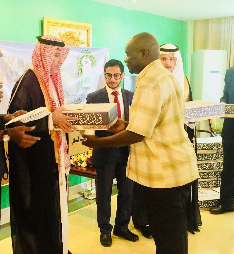 كامبالا.. هكذا ودع "القحطاني" ضيوف الملك القادمين للحج من أوغندا