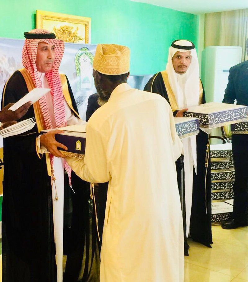 كامبالا.. هكذا ودع "القحطاني" ضيوف الملك القادمين للحج من أوغندا