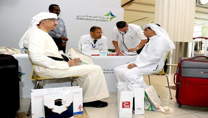 بالصور.. فحوصات طبية لحجاج الإمارات في مطار دبي الدولي