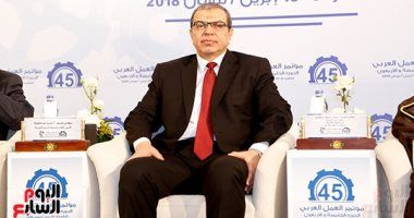 "القوي العاملة" تحذر المعلمين المصريين من عقود العمل الوهمية بالكويت