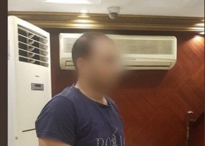 فيديو موظفة "منتقبة" تتعرى أمام الكاميرات يثير الجدل في السعودية