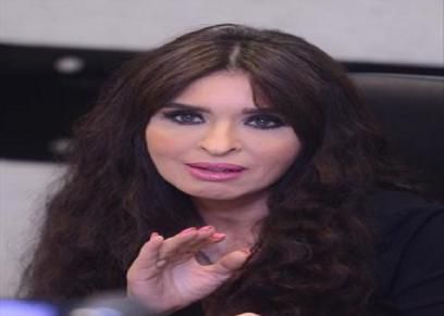 بالفيديو| دينا تعلم الصينيات الرقص الشرقي على أنغام طارق الشيخ