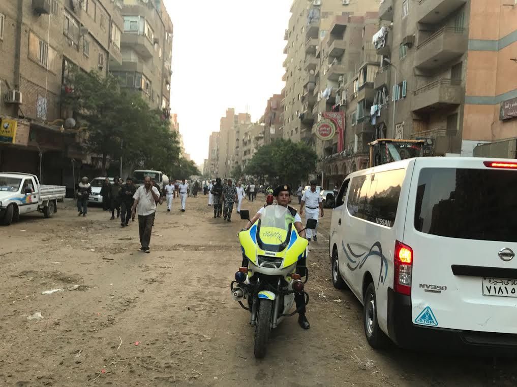 صور.. مدير أمن الجيزة يقود حملة لإزالة التعديات بشوارع العمرانية