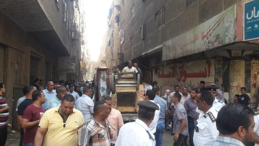 صور.. مدير أمن الجيزة يقود حملة لإزالة التعديات بشوارع العمرانية