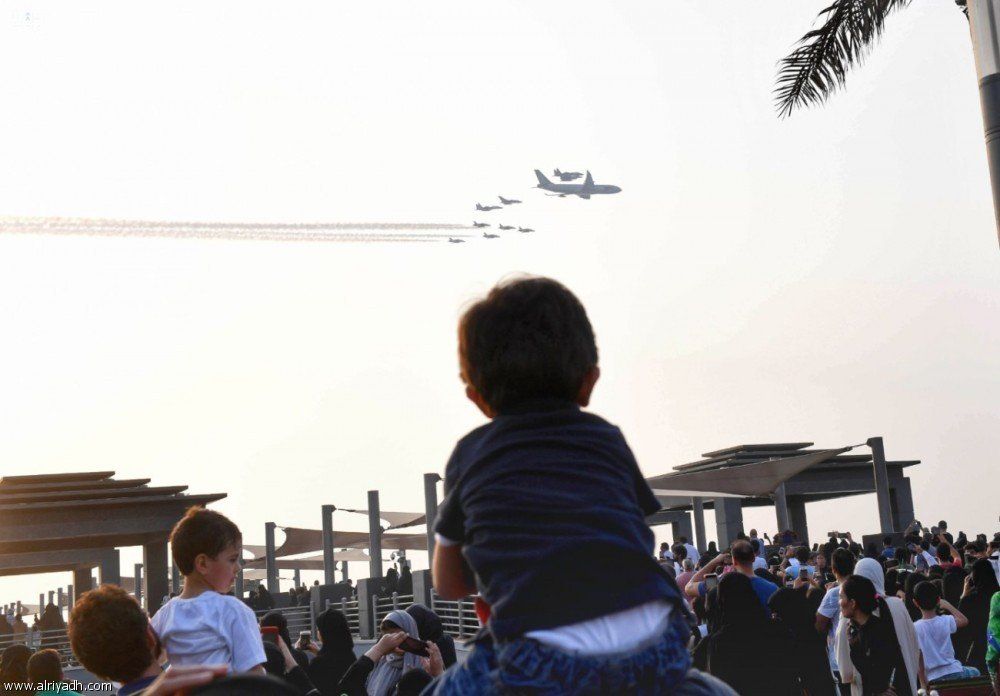 السعودية | القوات الجوية تنفذ عروضاً جوية في سماء جدة احتفالاً باليوم الوطني 88