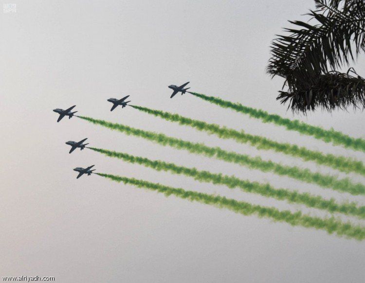 السعودية | القوات الجوية تنفذ عروضاً جوية في سماء جدة احتفالاً باليوم الوطني 88