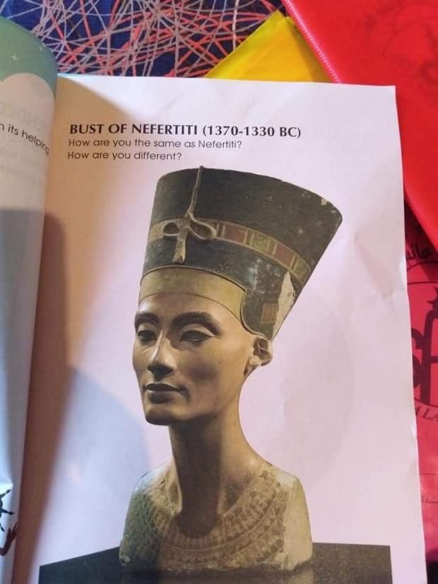 "ما أوجه الشبه بينك وبين نفرتيتي؟" سؤال لأولى ابتدائي.. وولي أمر: بنتي سألتني ومعرفتش أرد