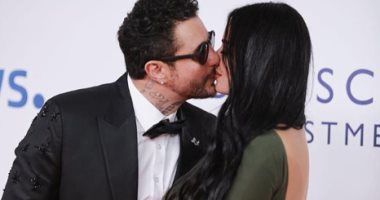 فيديو.. زوجة أحمد الفيشاوى فى وصلة رقص بلدى احتفالا بزفافهما