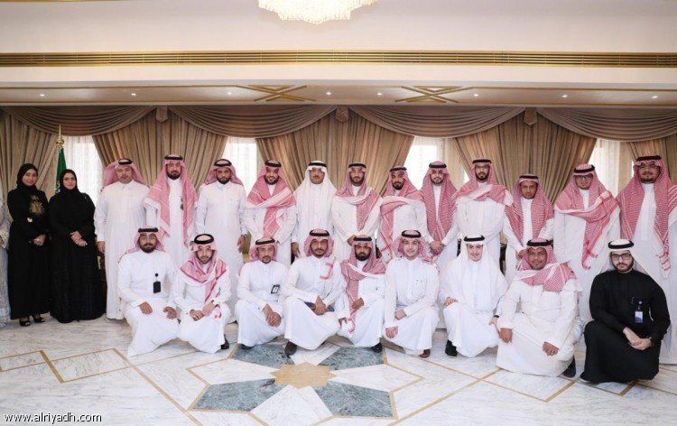 عبدالله بن بندر يطلع على أهداف ملتقى صفقة التجاري