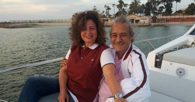 إلهام شاهين تؤازر فاروق الفيشاوى برحلة بحرية فى الإسكندرية