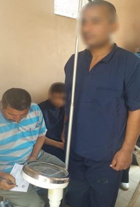صور.. سحب عينات فيروس سي تصل السجون لبدء لعلاج النزلاء