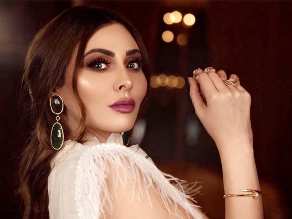 الفنانون يدعمون مريم حسين بعد انتشار صور مخلة لها