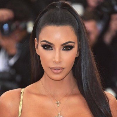 خطوات المكياج المناسب للعيون البنية