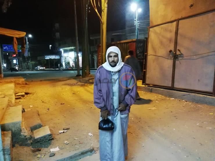 "صوت حرام ما يظهرش".. عابر سبيل أطرب حميد الشاعري وبحث عنه أهالي البحيرة (صور)