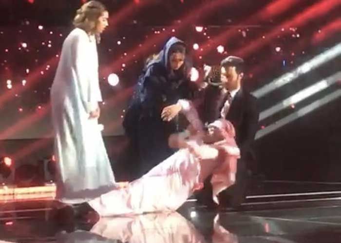 شاهد.. مشترك في “نجم السعودية” يغمى عليه ويسقط ارضا بعد اعلان خسارته