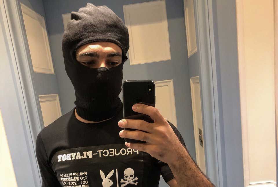 شعار playboy على تيشرت محمد صلاح يثير ردود فعل غاضبة