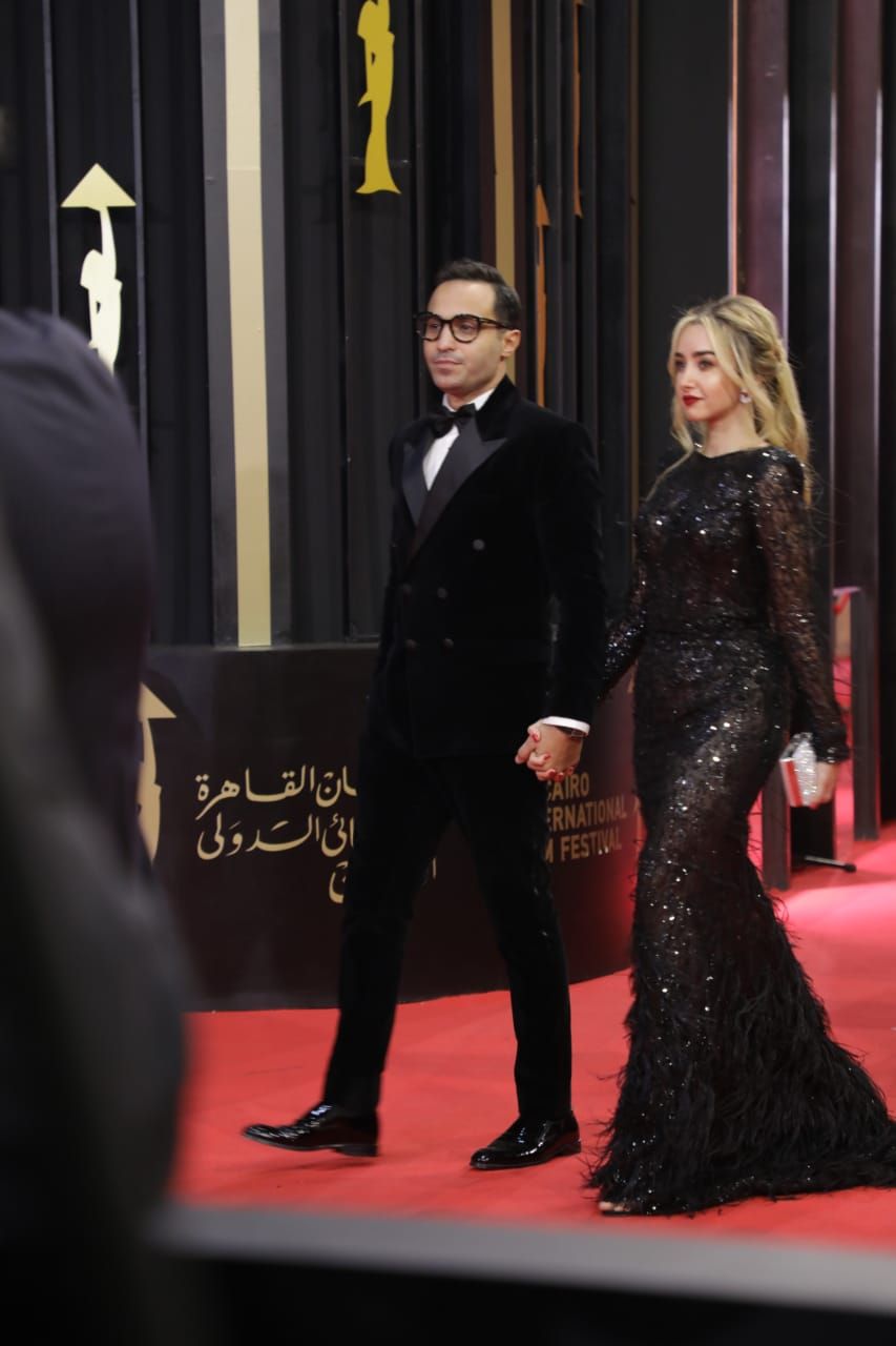 تعرف علي ما فاتك من مهرجان القاهرة.. بوس وفساتين أخر دلع - صور و فيديو
