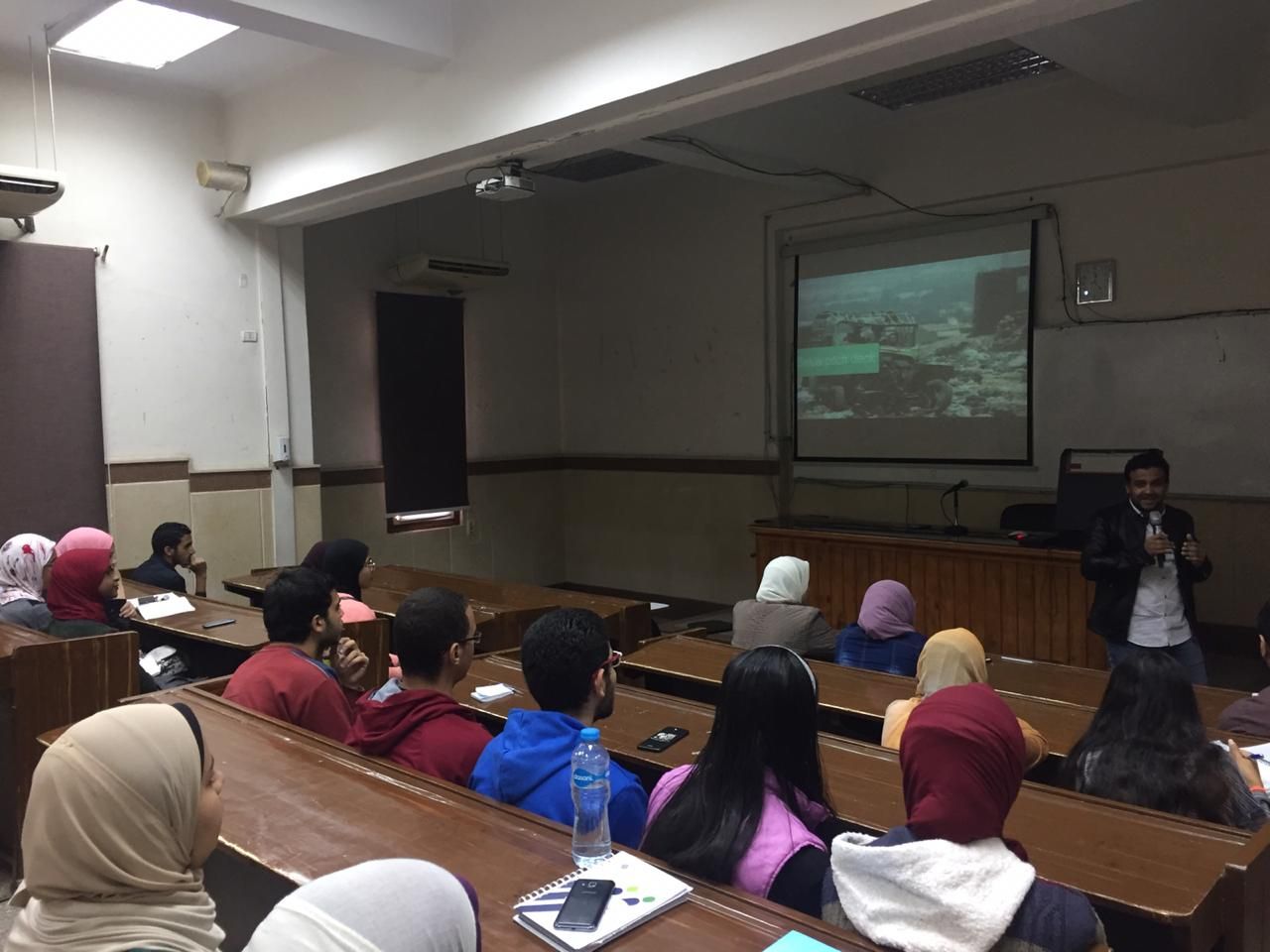 بيكيا تسعرض قصة نجاحها داخل جامعة القاهرة .. بدل مخلفاتك بسلع أساسية