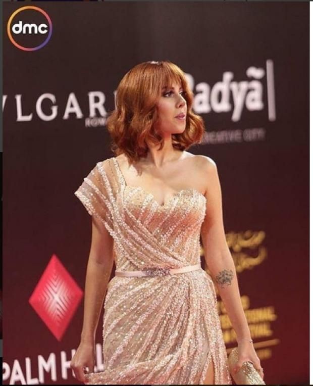بالصور| إطلالات جريئة للفنانات في ختام مهرجان القاهرة السينمائي