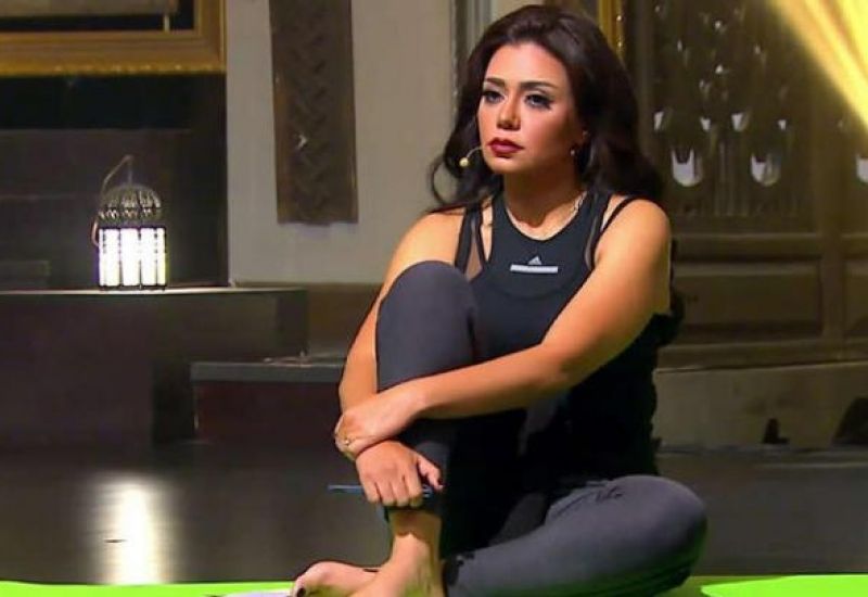 للكبار فقط+18 .. رانيا يوسف ترتدي فستان يكشف تفاصيل جسمها أشبه بـ"البكيني"