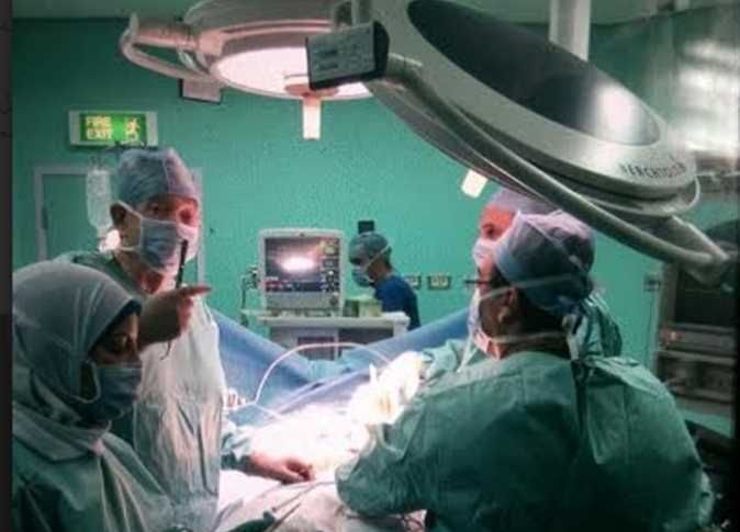 لأول مرة بالشرق الأوسط.. «عين شمس التخصصي» تجري عمليتي زراعة كبد في توقيت واحد