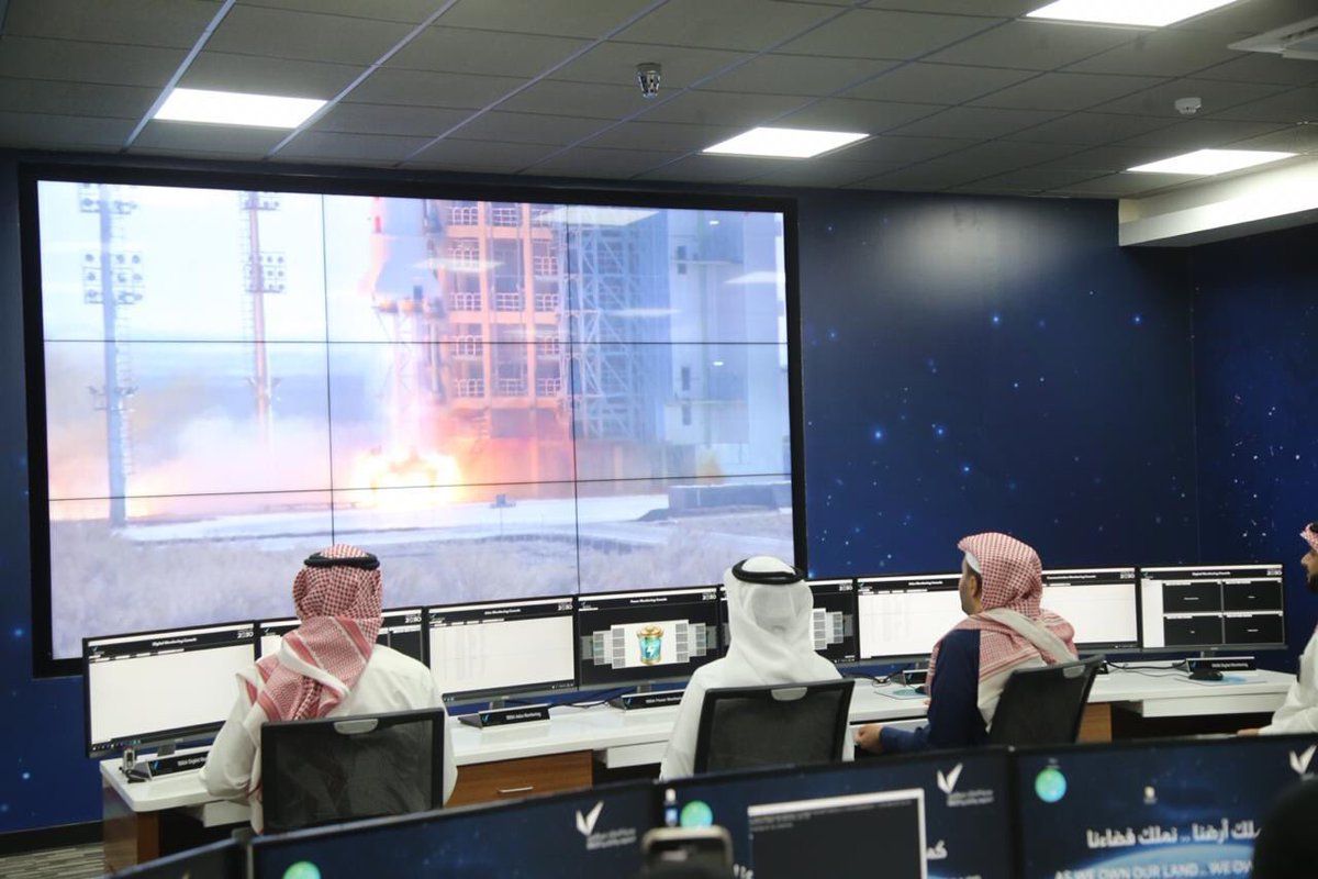 قمران صناعيان بتصميم وتنفيذ سعودي ينطلقان إلى الفضاء