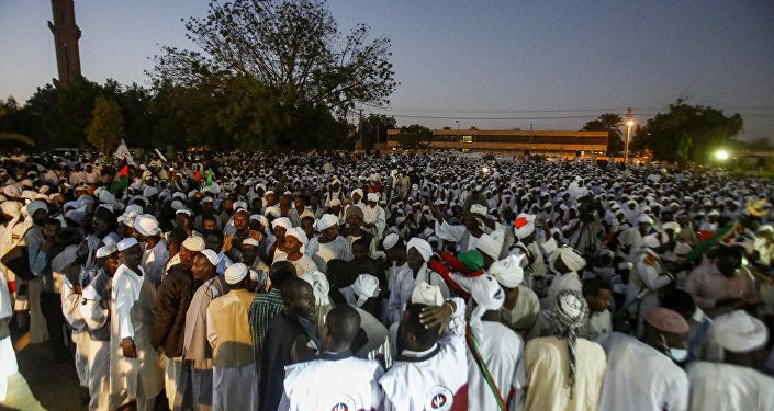 احتجاجات السودان... متظاهرون يغلقون أطول شارع في الخرطوم
