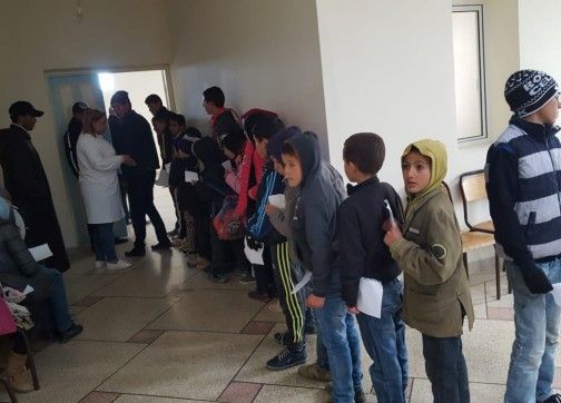 استفادة أزيد من ألف شخص من العلاجات في حملة طبية ضواحي الحسيمة – صور