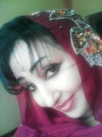 بالفيديو.. أغنية للفنانة نسمة التي تعرضت لهجوم و”ردم” واسع بسبب شتمها للمتظاهرين في السودان
