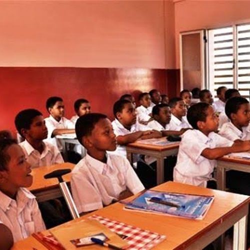 اتجاه لفتح الفصول النهائية بمدارس الخرطوم