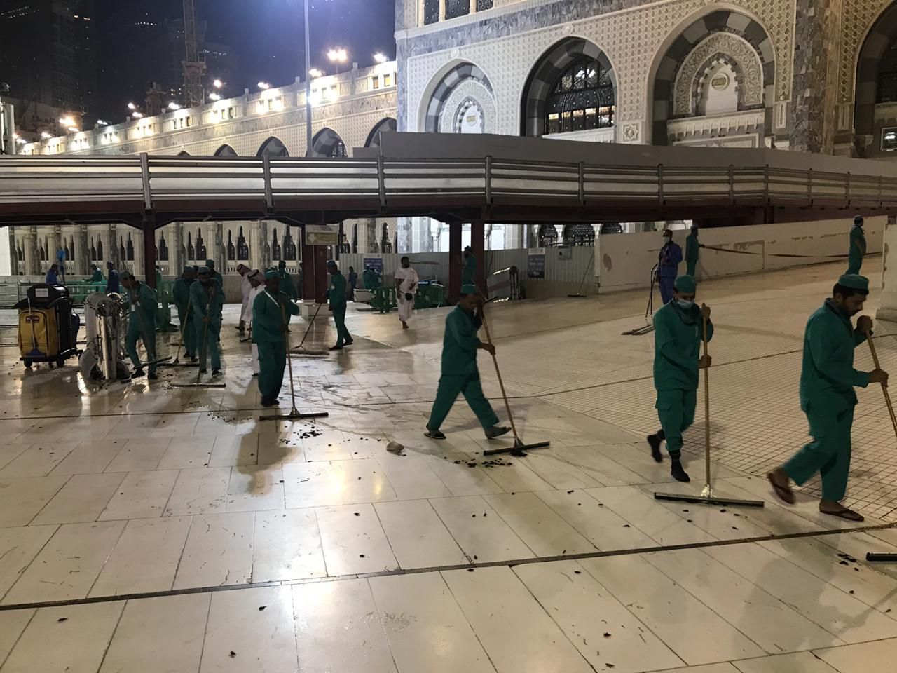 أمانة العاصمة المقدسة توضح ملابسات فيديو انتشار الحشرات في الساحات المحيطة بالحرم المكي