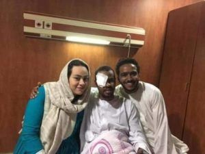 بالصور.. عقد قران الشاب سامح داخل مستشفى رويال كير الذي أصيب في تظاهرات بري