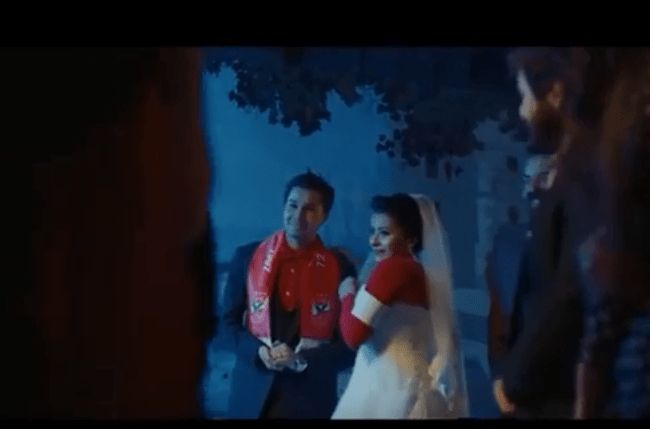 فضيحة بالفيديو ..الأهلى زوج والعروسة “زمالك” فى إعلان “we”