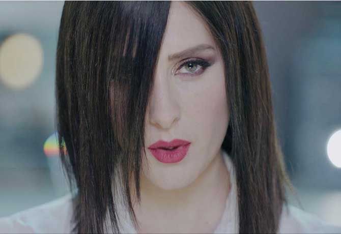 كنزة مرسلي تحتل الترند بعد برومو كليب اغنيتها الجديدة