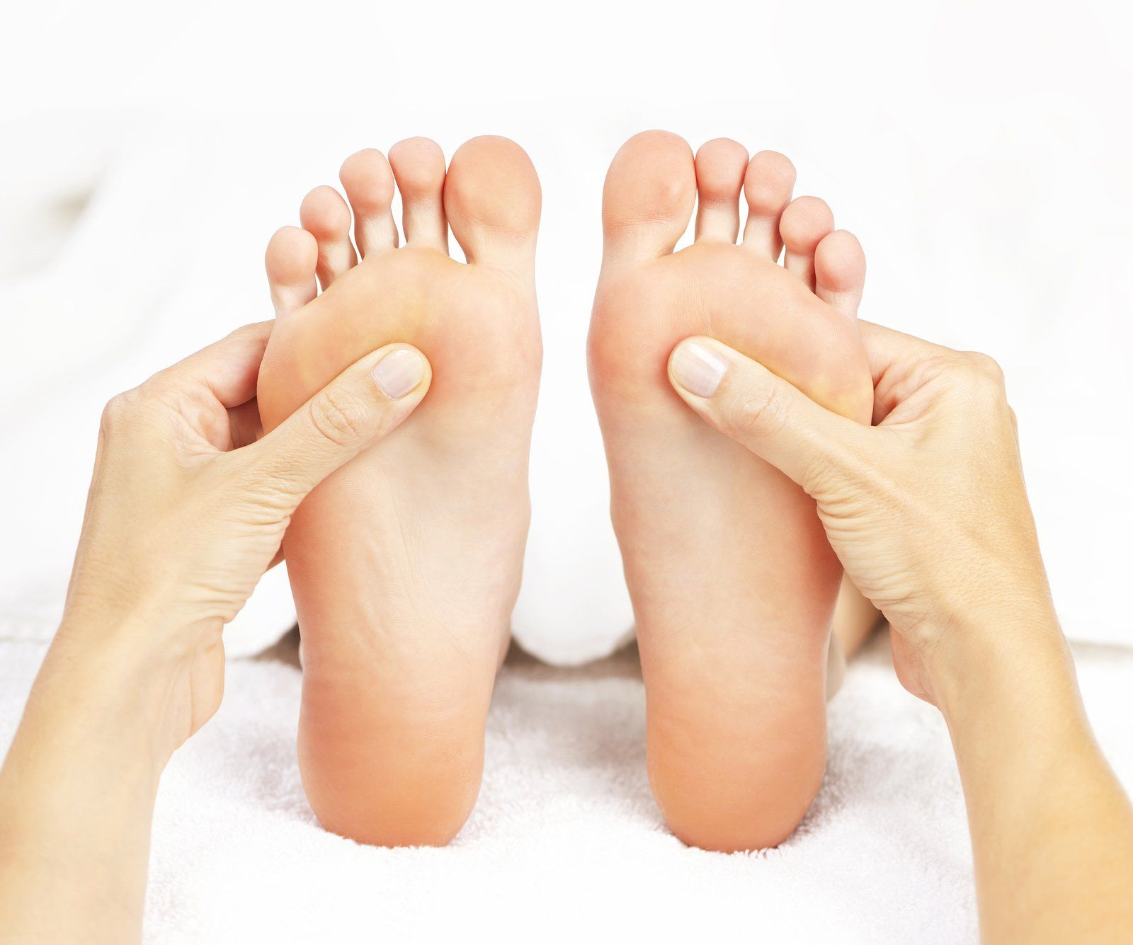 تخلّي عن صالونات التجميل بهذه الماسكات لقدميكِ