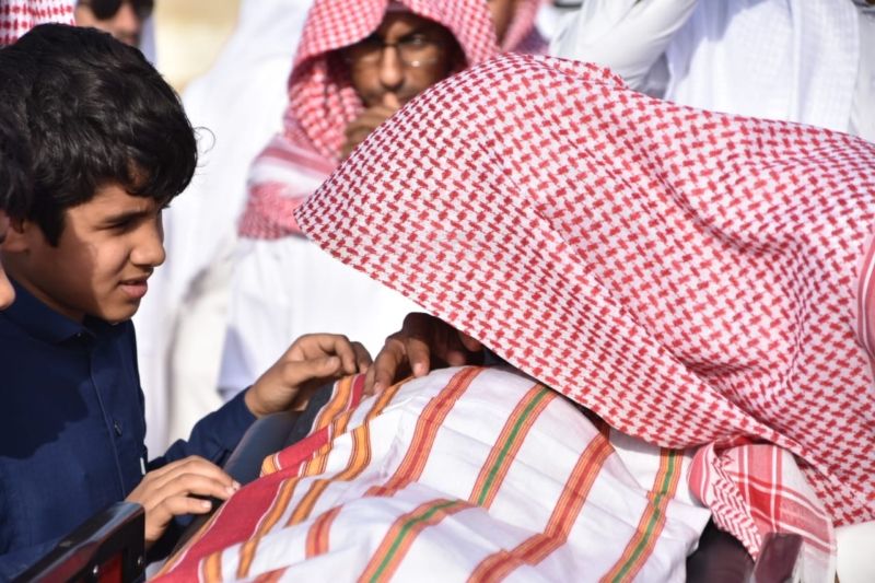 مشاهد مؤثرة من تشييع جثمان نجل مدير صحة جازان