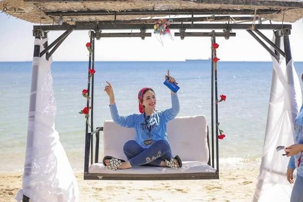 الكواليس بالصور| "أحلى كلية دي ولا إيه؟".. فتيات تجارة الزقازيق قمرات "فيس بوك"