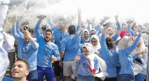 الكواليس بالصور| "أحلى كلية دي ولا إيه؟".. فتيات تجارة الزقازيق قمرات "فيس بوك"