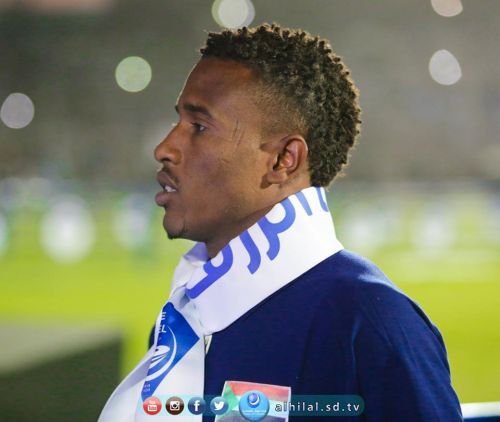 المريخ يفجّر قنبلة التسجيلات ويضم مهاجم الهلال شلش وماماني