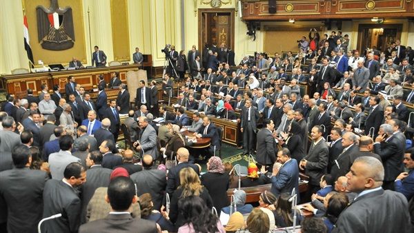 أخبار مصر | البرلمان يجهز مفاجأة بشأن توحيد أجور موظفي الدولة