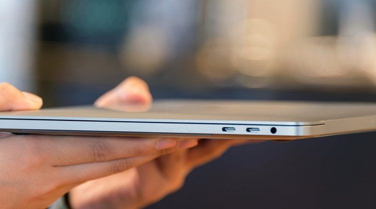 مقارنة شاملة بين حاسوب MacBook Pro وحاسوب Surface Pro 6