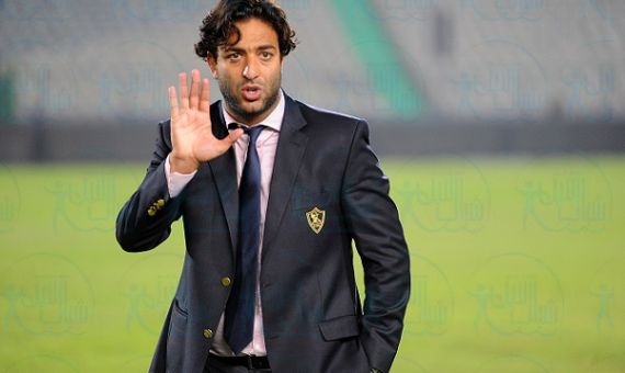 الوحدة يقترب من إقالة ميدو بسبب سب مشجع للنادي على تويتر