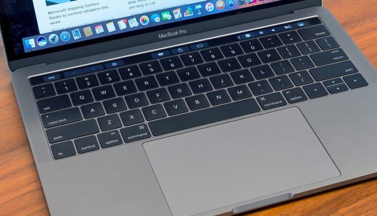 مقارنة شاملة بين حاسوب MacBook Pro وحاسوب Surface Pro 6